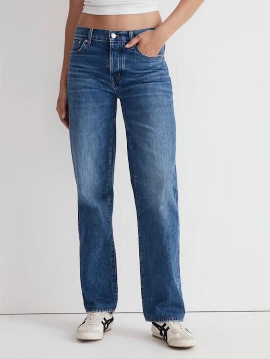Madewell Denim - Madewell Low-Slung Straight Jeans in Palmina Wash Model Off-Duty Rigid Denim 24